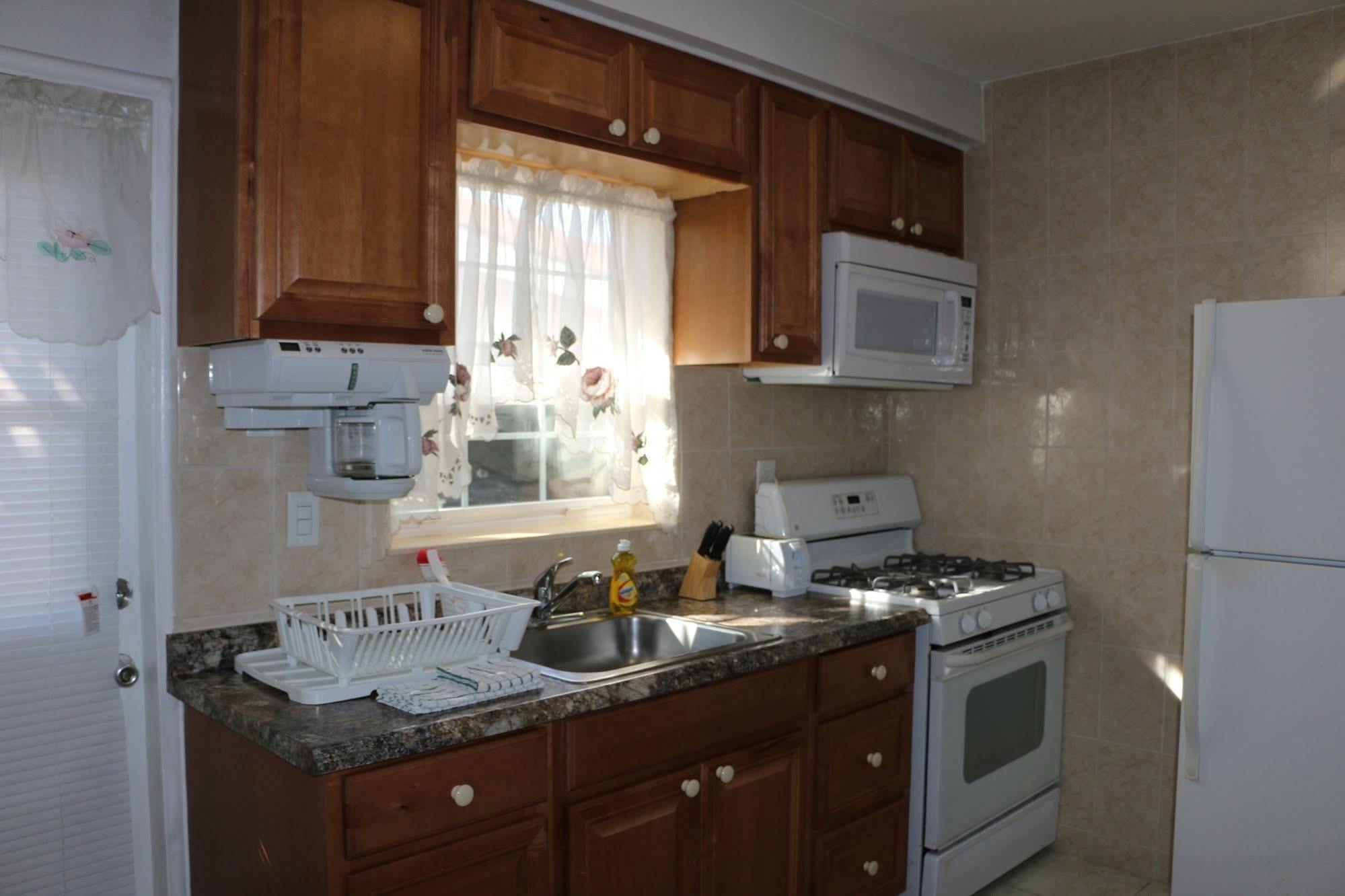 Breakaway Inn Guest House Лодердейл-бай-Си Экстерьер фото